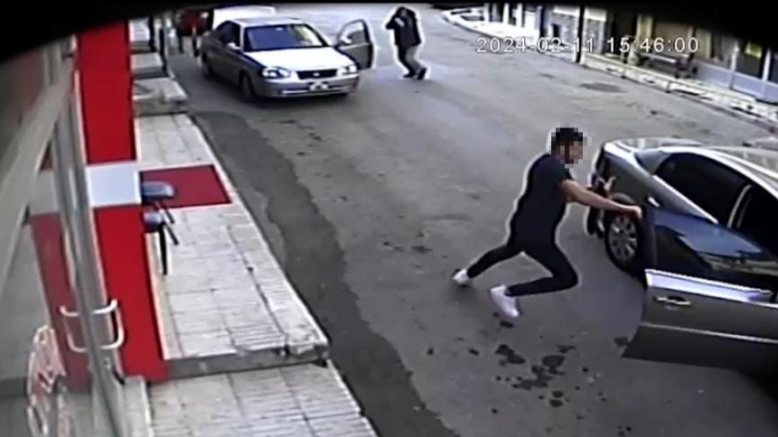Alacak-verecek kavgasında kanlı pusu! Sokak ortasında av tüfekli cinayet kamerada Alacak-verecek kavgasında kanlı pusu! Sokak ortasında av tüfekli cinayet kamerada