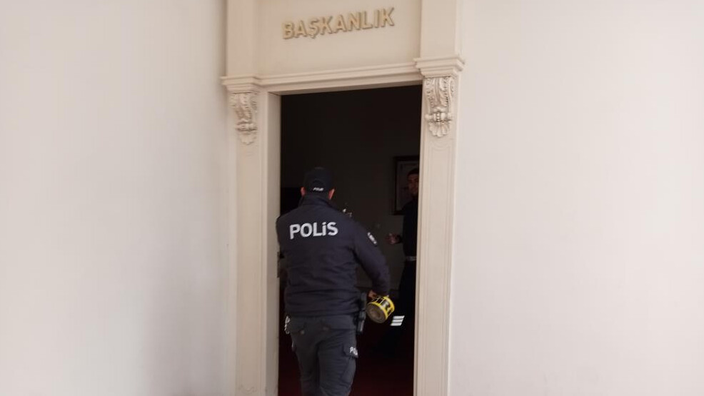 Adana Büyükşehir Belediyesi'nde silahlı saldırı! Başkanın Özel Kalem Müdürü Samet Güdük ağır yaralı