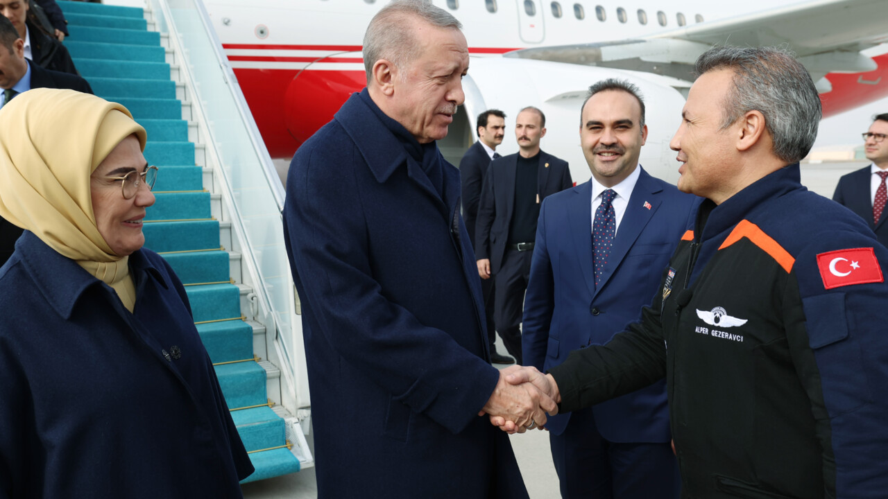 Cumhurbaşkanı Erdoğan, Gezeravcı'yı kabul etti Cumhurbaşkanı Erdoğan, Gezeravcı'yı kabul etti
