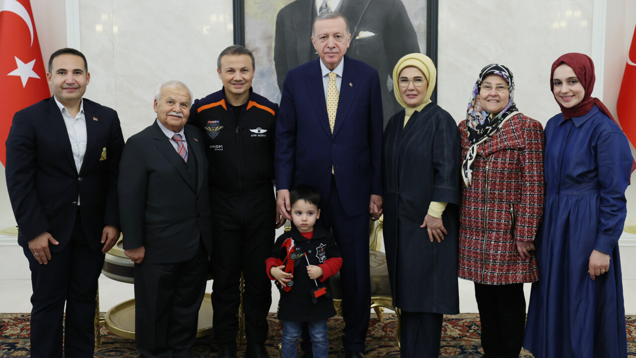 Cumhurbaşkanı Erdoğan, Gezeravcı'yı kabul etti Cumhurbaşkanı Erdoğan, Gezeravcı'yı kabul etti