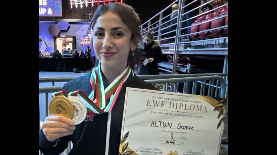 Halterde gururumuz Cansu ve Gamze! Avrupa'dan rekorlarla döndük Halterde gururumuz Cansu ve Gamze! Avrupa'dan rekorlarla döndük