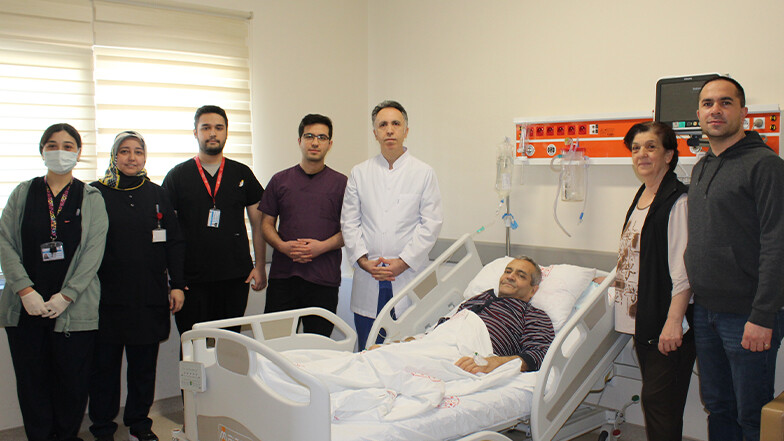 100 binde bir görülüyor: ‘At nalı böbreği’nden 15 cm’lik tümör çıktı 100 binde bir görülüyor: ‘At nalı böbreği’nden 15 cm’lik tümör çıktı