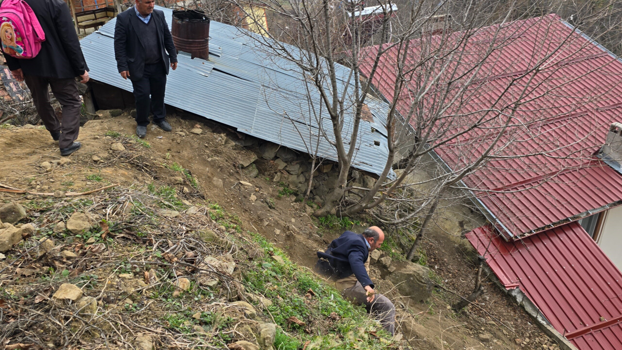 İkiye yarılan köyde patika çilesi