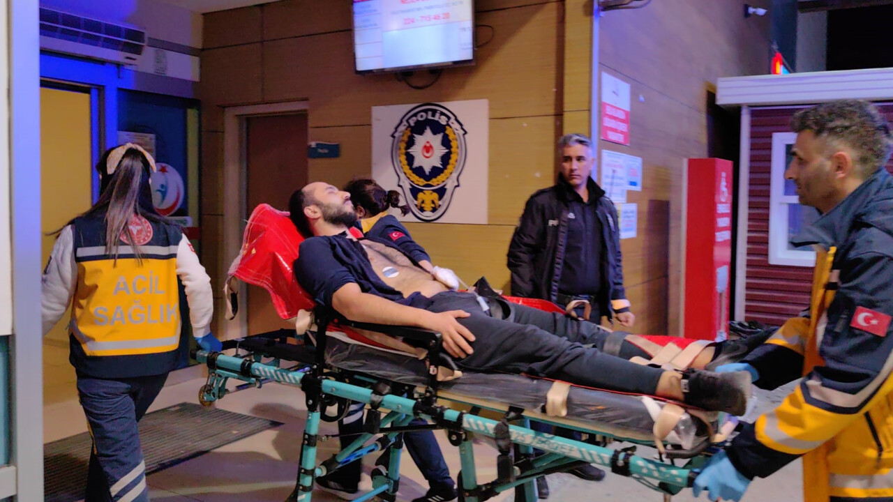 Bursa'da marketi basan çocuklar, eski polisi bıçakladı!