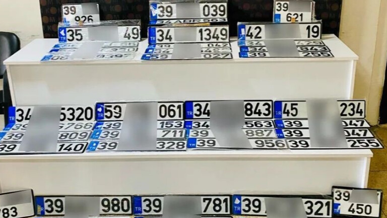 APP plaka yasak mı, neden yasak 2024? APP plaka takmak niye yasak, cezası var mı? APP plaka yasak mı, neden yasak 2024? APP plaka takmak niye yasak, cezası var mı?