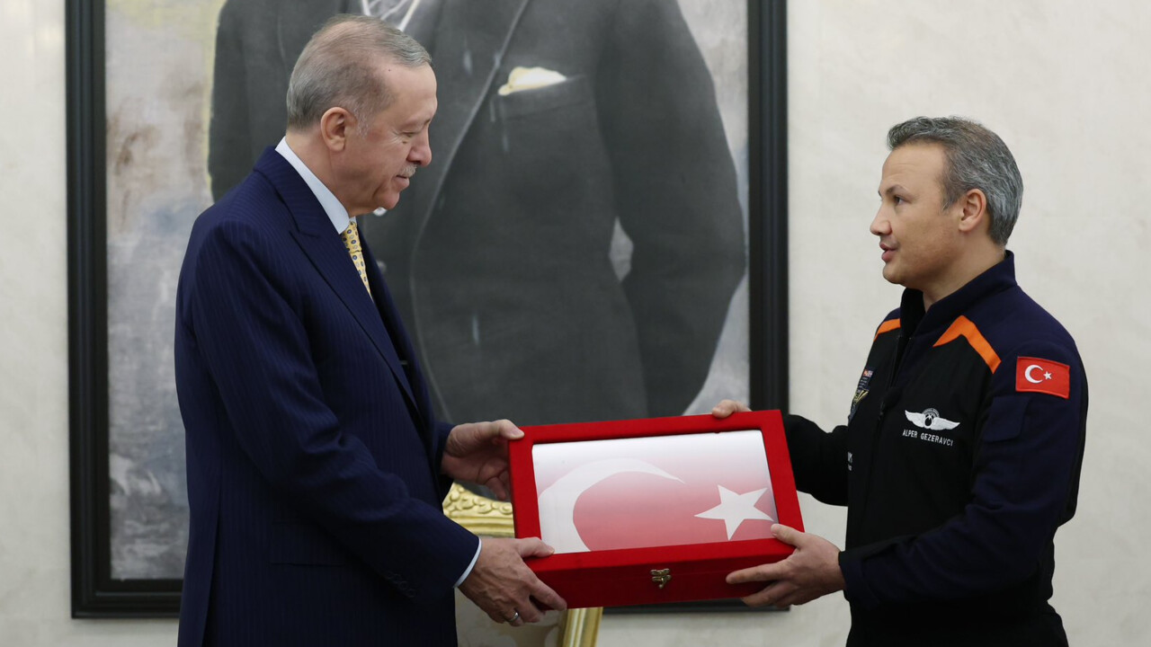Cumhurbaşkanı Erdoğan, Gezeravcı'yı kabul etti Cumhurbaşkanı Erdoğan, Gezeravcı'yı kabul etti