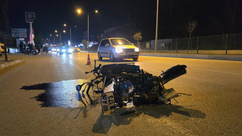 Tokat'ta otomobil motosiklete çarptı, 1 genç canından oldu! Feci kaza kamerada