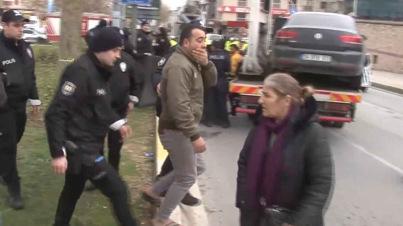 Mendil satan hamile kadın, beton mikserinin altında can verdi Mendil satan hamile kadın, beton mikserinin altında can verdi