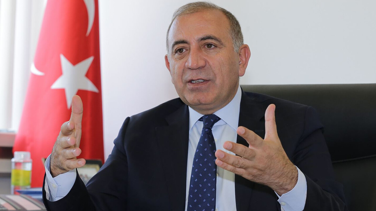 Gürsel Tekin zehir zemberek sözlerle CHP'den istifa etti Gürsel Tekin zehir zemberek sözlerle CHP'den istifa etti
