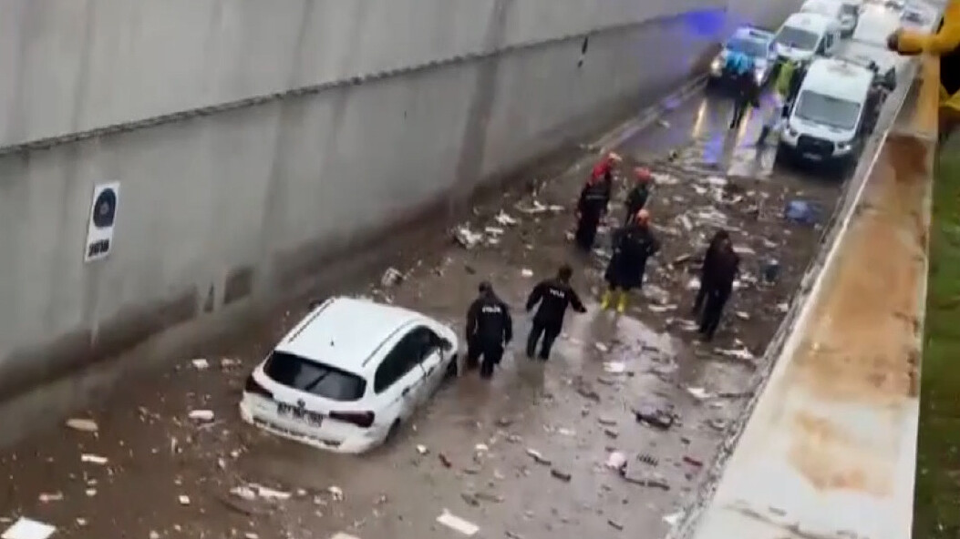 Alt geçitte feci son! Antalya'da 3 aylık yağış bir gecede düştü Alt geçitte feci son! Antalya'da 3 aylık yağış bir gecede düştü