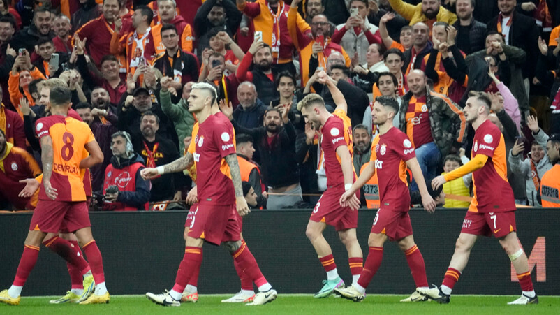 Szymanski Jorge Jesus hastalığına yakalandı! 'Ali Koç araştırıp bulsun adam resmen uçurumdan yuvarlandı' Szymanski Jorge Jesus hastalığına yakalandı! 'Ali Koç araştırıp bulsun adam resmen uçurumdan yuvarlandı'