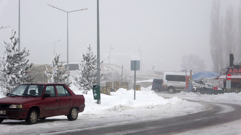 Ardahan kutuplara döndü! Nefes alırken bile buz soluyorlar