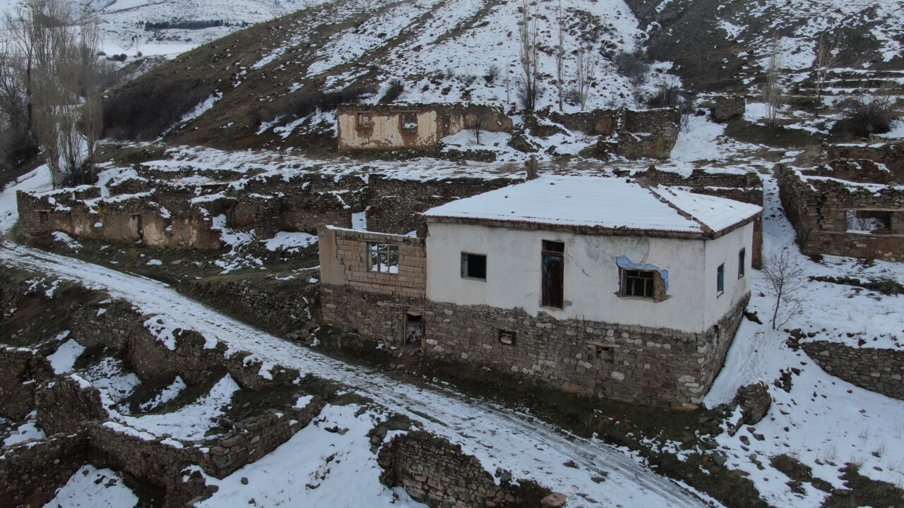 Sadece 15 kişi yaşıyor! Cinli köye muhtar adayı çıktı