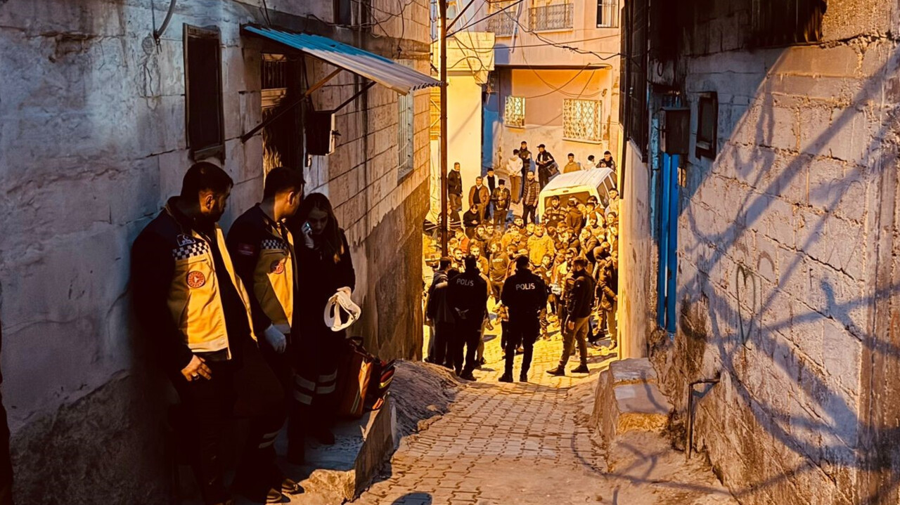 Şanlıurfa'da 2 katlı ev çöktü: 1 ölü! Şanlıurfa'da 2 katlı ev çöktü: 1 ölü!