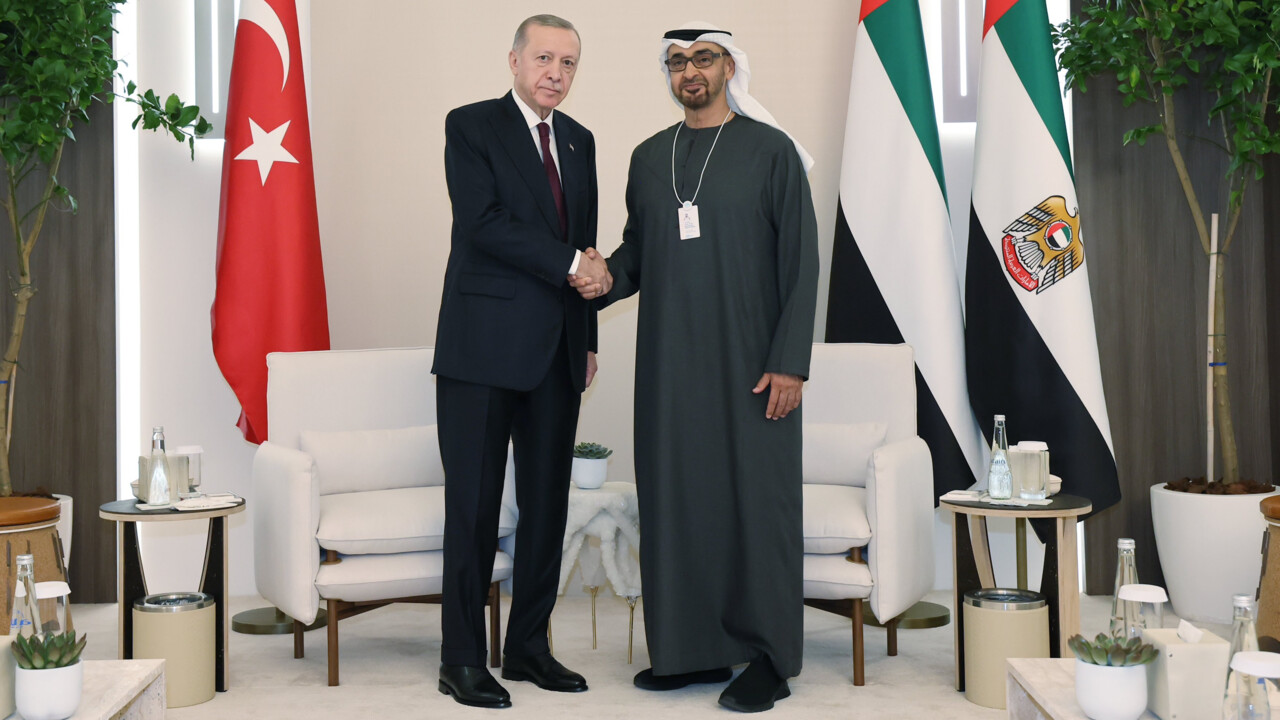Cumhurbaşkanı Erdoğan, BAE Devlet Başkanı Al Nahyan ile görüştü Cumhurbaşkanı Erdoğan, BAE Devlet Başkanı Al Nahyan ile görüştü