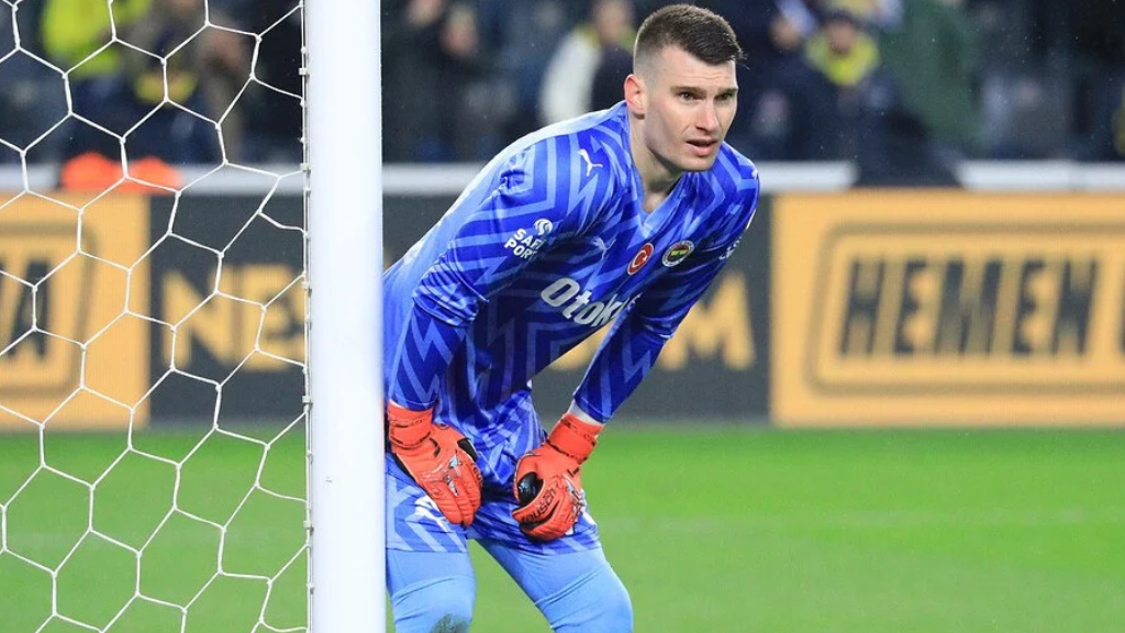 Fenerbahçe'de Livakovic korkusu! Rakipler büyük zaafını buldu