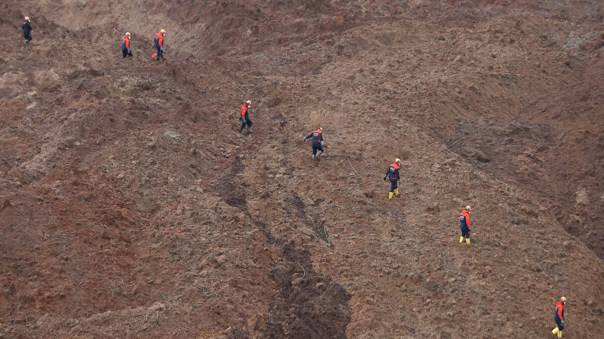 Erzincan İliç'teki maden faciası... 9 işçiden 5'inin konteyner, 3'ünün araç içinde olduğu tespit edildi Erzincan İliç'teki maden faciası... 9 işçiden 5'inin konteyner, 3'ünün araç içinde olduğu tespit edildi
