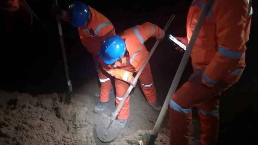 Erzincan'da dağ yürüdü, 9 madenci gömüldü! Ali Yerlikaya dehşete düşüren detayı açıkladı Erzincan'da dağ yürüdü, 9 madenci gömüldü! Ali Yerlikaya dehşete düşüren detayı açıkladı