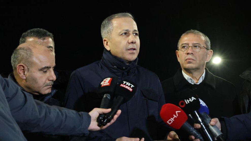 Erzincan'da dağ yürüdü, 9 madenci gömüldü! Ali Yerlikaya dehşete düşüren detayı açıkladı Erzincan'da dağ yürüdü, 9 madenci gömüldü! Ali Yerlikaya dehşete düşüren detayı açıkladı