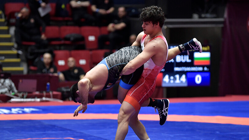 Güreşçilerimizden Avrupa Şampiyonası'nda peş peşe altın madalya!