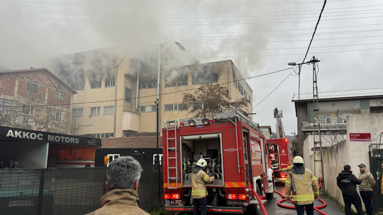 Beykoz'daki 3 bin metrekarelik fabrikada korkutan alevler