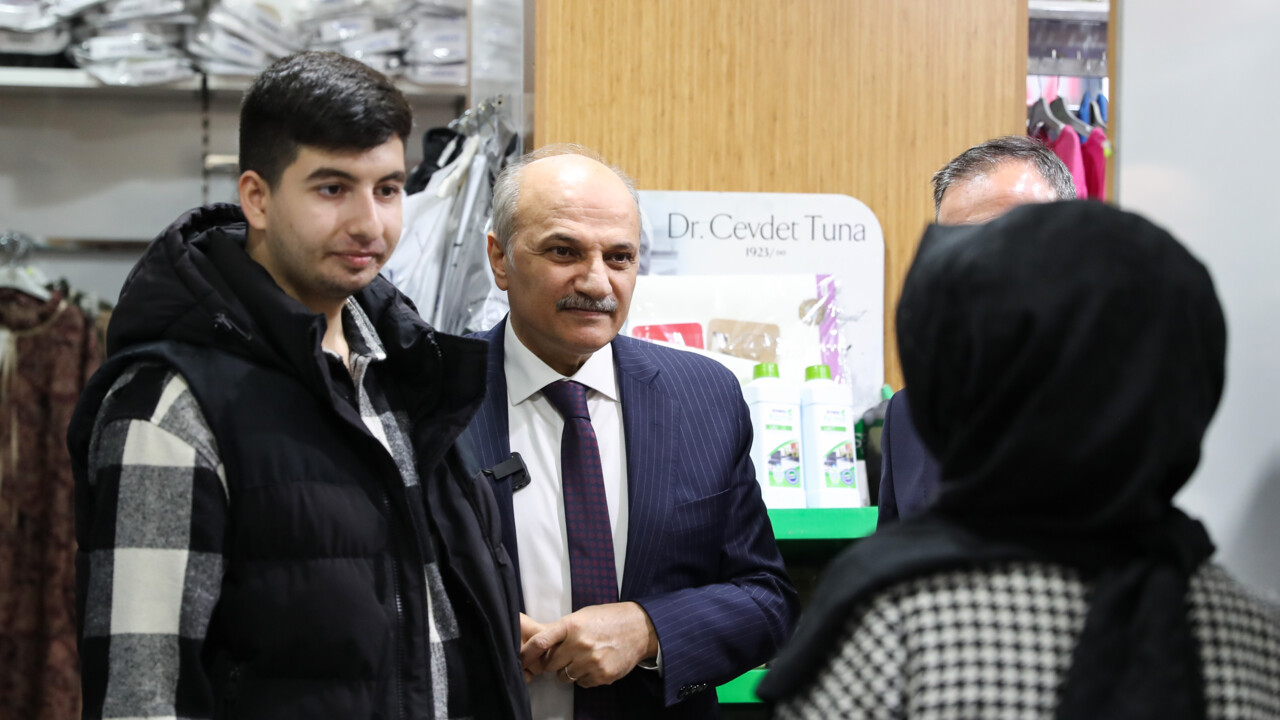 Saadet Partisi İBB Başkan adayı Aydın, Kağıthane'de seçmene vaatlerini anlattı