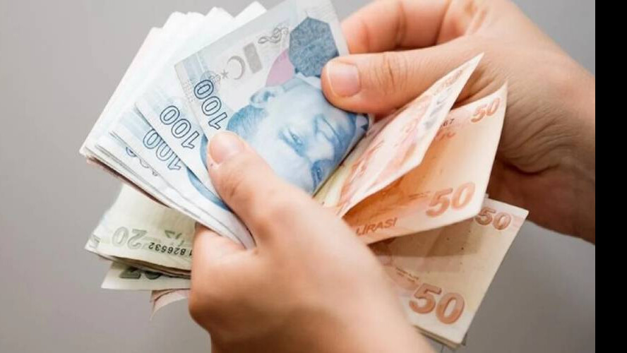 Emeklilerin beklediği bayram ikramiyesi zammında kritik viraja girildi! Yeni emekliler ve EYT'liler de yararlanacak mı? İşte güncel zamlı tablo