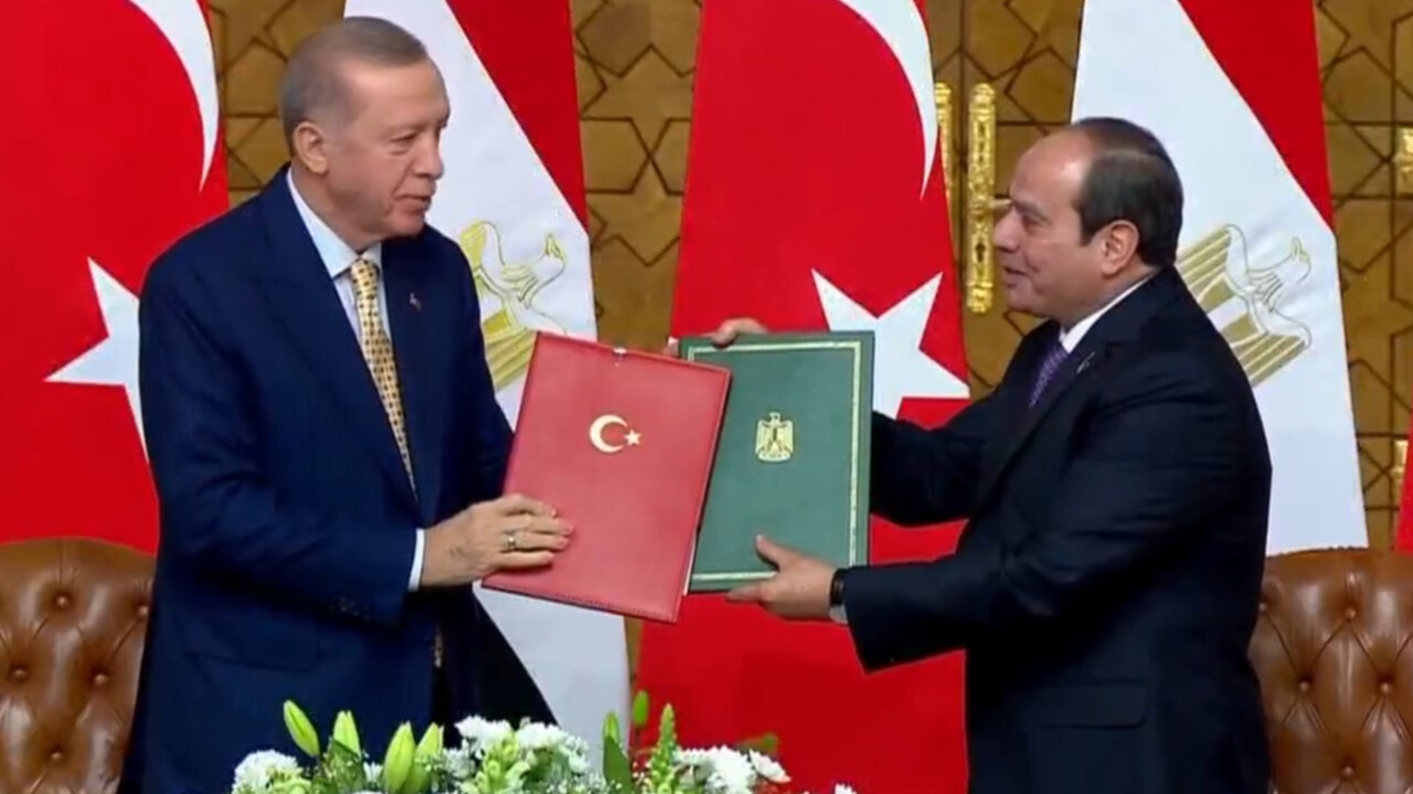 Cumhurbaşkanı Erdoğan 12 yıl sonra Mısır'da! Sisi tarafından resmi törenle karşılandı Cumhurbaşkanı Erdoğan 12 yıl sonra Mısır'da! Sisi tarafından resmi törenle karşılandı