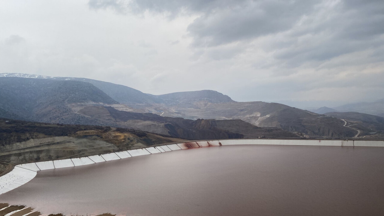 Erzincan'da dağ yürüdü, 9 madenci gömüldü! Ali Yerlikaya dehşete düşüren detayı açıkladı Erzincan'da dağ yürüdü, 9 madenci gömüldü! Ali Yerlikaya dehşete düşüren detayı açıkladı