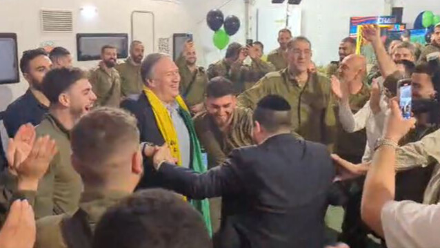 ABD'nin eski Dışişleri Bakanı Mike Pompeo, İsrailli askerlerle dans ederken görüntülendi