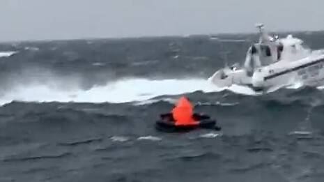 Marmara Denizi'nde kargo gemisi battı! Çok sayıda ekip mürettebatı kurtarma çalışması başlattı Marmara Denizi'nde kargo gemisi battı! Çok sayıda ekip mürettebatı kurtarma çalışması başlattı