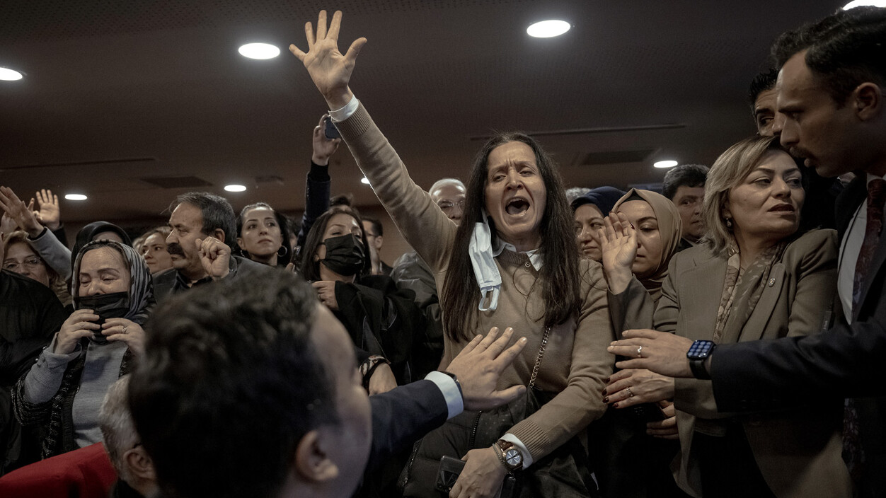 İyi Parti'deki kavganın perde arkası: Meral Akşener dişlerini sıkarak izledi, 'aferin' demekle yetindi