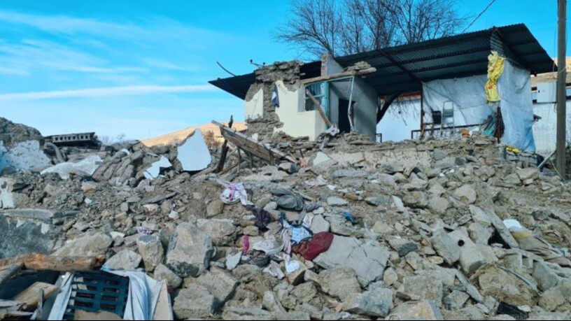 Elazığ'da 'Yerinde Dönüşüm'de ilk köy evi sahibine teslim edildi