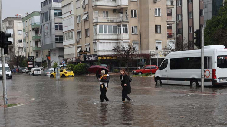 3 aylık yağmur bir günde vurdu! Antalya'daki felakette korkunç bilanço 3 aylık yağmur bir günde vurdu! Antalya'daki felakette korkunç bilanço