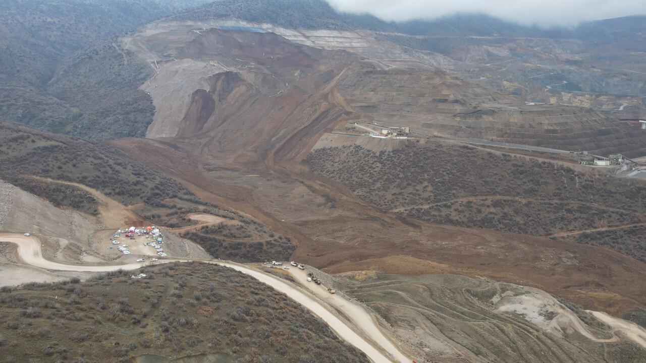 Maden faciasında kahreden detay! Tüm işçiler çıkarılmış, kontrole giden amirleri toprak yutmuş
