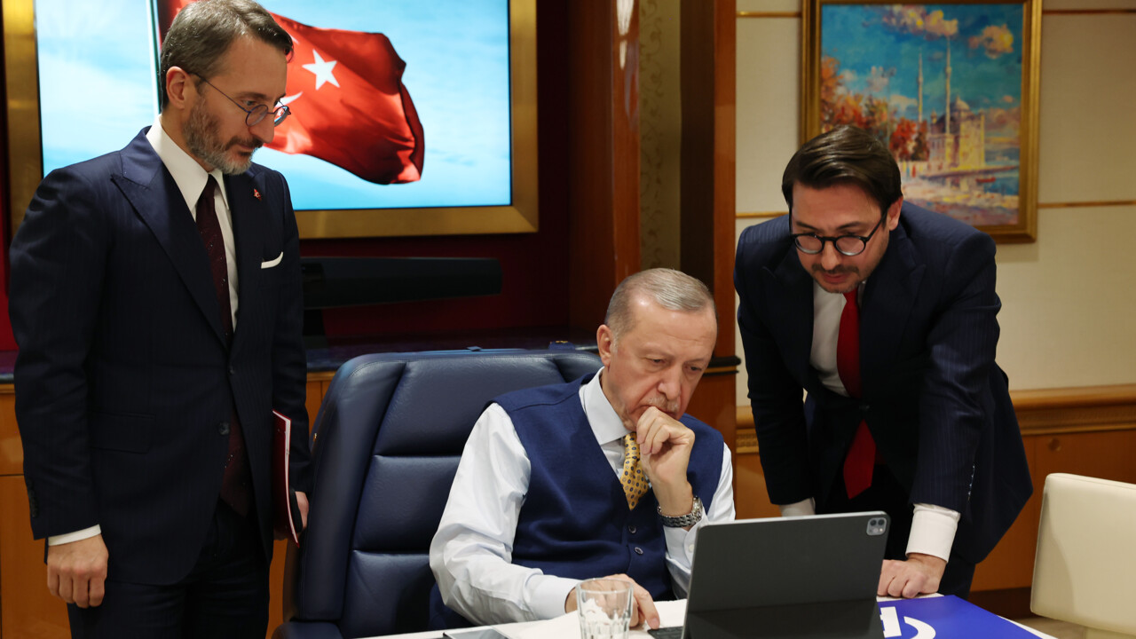Cumhurbaşkanı Erdoğan "Yılın Kareleri"ni seçti! İşte oy verdiği fotoğraflar Cumhurbaşkanı Erdoğan "Yılın Kareleri"ni seçti! İşte oy verdiği fotoğraflar