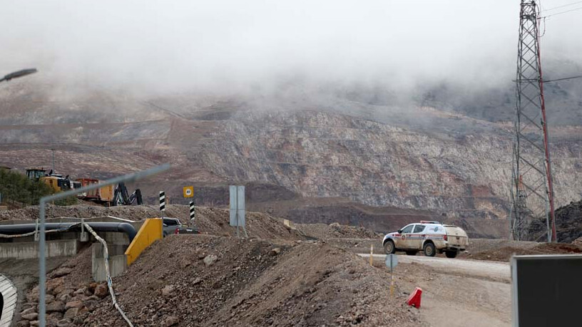 Bilim insanları 'göçük' sahasında: Heyelan riski ve siyanür tehlikesi ne durumda?
