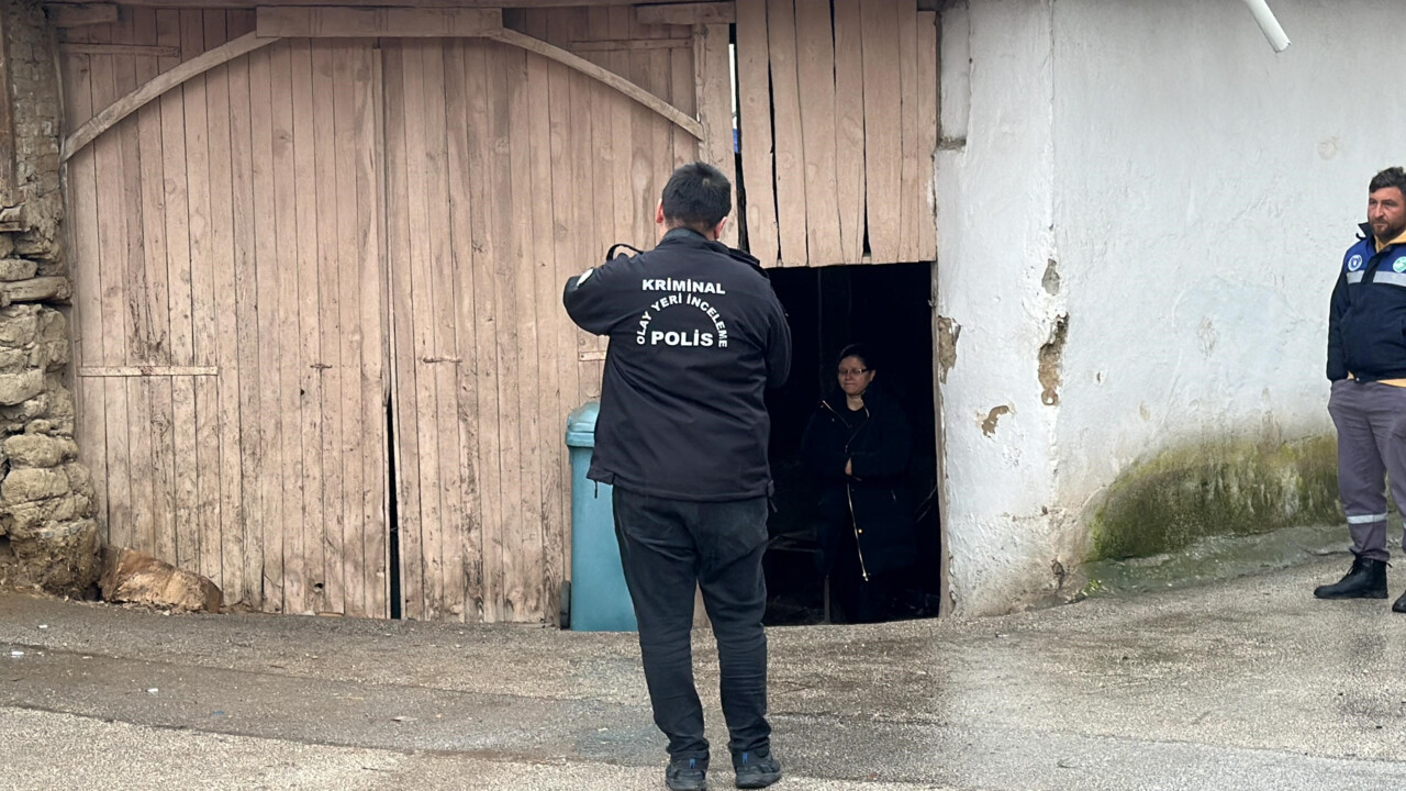 Sobadan sızan zehirli gaz yaşlı çiftin sonu oldu! Çocukları sinir krizi geçirdi Sobadan sızan zehirli gaz yaşlı çiftin sonu oldu! Çocukları sinir krizi geçirdi