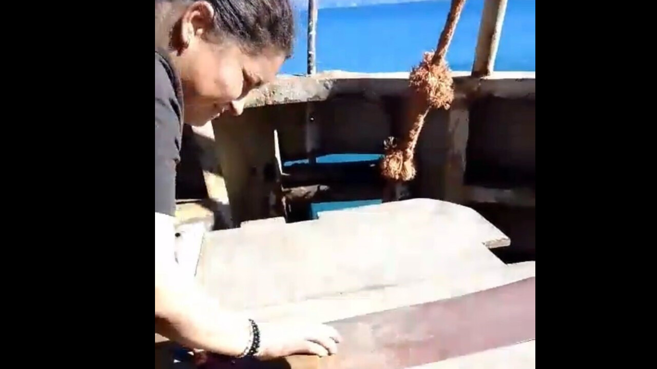 Batan gemide her işe koşturmuştu! Zeynep'in son görüntüleri ortaya çıktı Batan gemide her işe koşturmuştu! Zeynep'in son görüntüleri ortaya çıktı