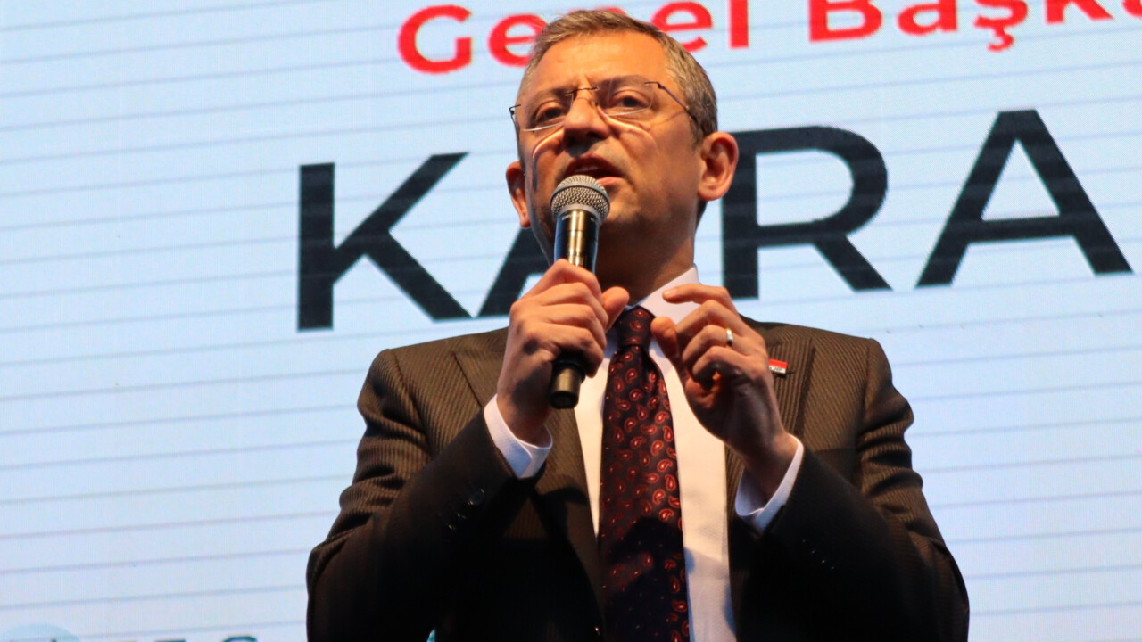 Özgür Özel istifalarla ilgili sessizliğini bozdu! Tepkilere İzmir üzerinden cevap verdi Özgür Özel istifalarla ilgili sessizliğini bozdu! Tepkilere İzmir üzerinden cevap verdi