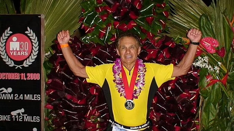 Merdivenleri çıkamıyordu, arkadaşının tavsiyesi hayatını değiştirdi… Yaşını duyan şaşıp kalıyor Merdivenleri çıkamıyordu, arkadaşının tavsiyesi hayatını değiştirdi… Yaşını duyan şaşıp kalıyor