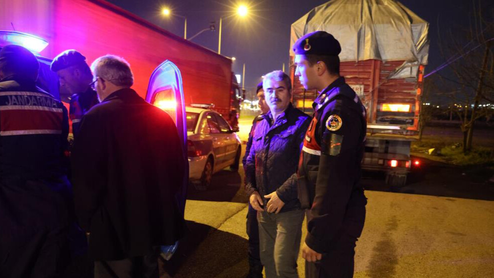 Limon posası yola döküldü, ortalık savaş alanına döndü: Ölü ve yaralılar var