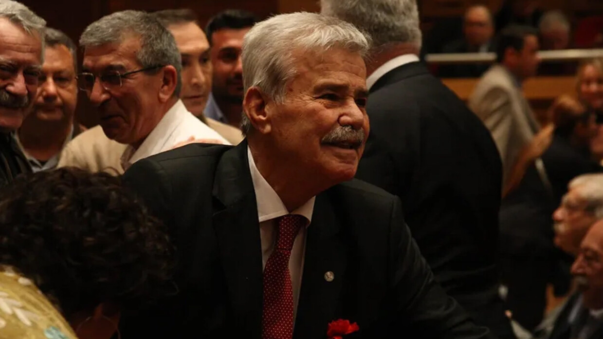 CHP'de bir 'hayal kırıklığı' daha: Eski Dikili Belediye Başkanı Osman Özgüven istifa etti CHP'de bir 'hayal kırıklığı' daha: Eski Dikili Belediye Başkanı Osman Özgüven istifa etti