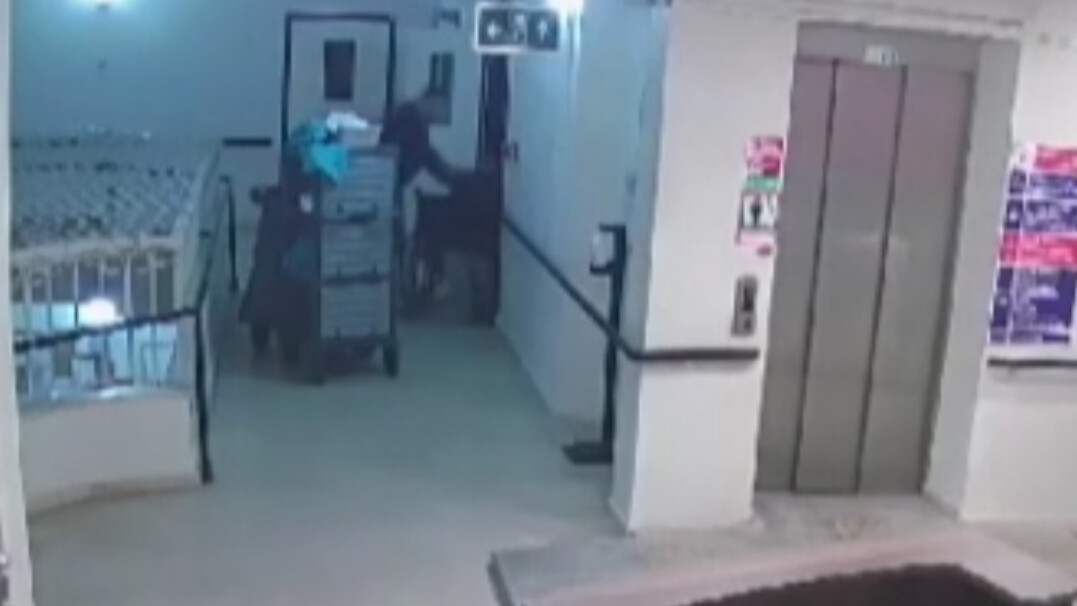 Bakım merkezinde yaşlı adamı komalık ettiler