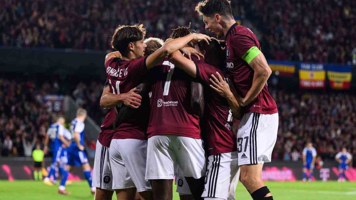 Galatasaray, Sparta Prag'ı ağırlıyor! Okan Buruk'tan Çekya ekibine sürpriz kadro Galatasaray, Sparta Prag'ı ağırlıyor! Okan Buruk'tan Çekya ekibine sürpriz kadro