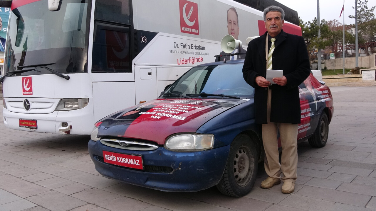 Yozgat’ta bağımsız belediye başkan adayı oldu! Kampanyası da vaatleri de oldukça dikkat çekici Yozgat’ta bağımsız belediye başkan adayı oldu! Kampanyası da vaatleri de oldukça dikkat çekici