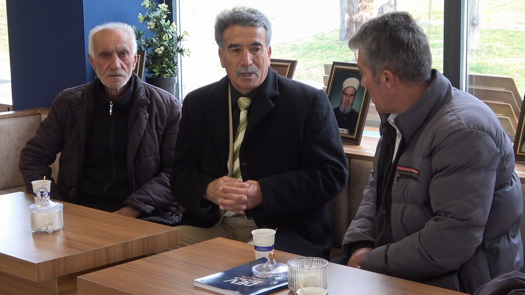 Yozgat’ta bağımsız belediye başkan adayı oldu! Kampanyası da vaatleri de oldukça dikkat çekici Yozgat’ta bağımsız belediye başkan adayı oldu! Kampanyası da vaatleri de oldukça dikkat çekici