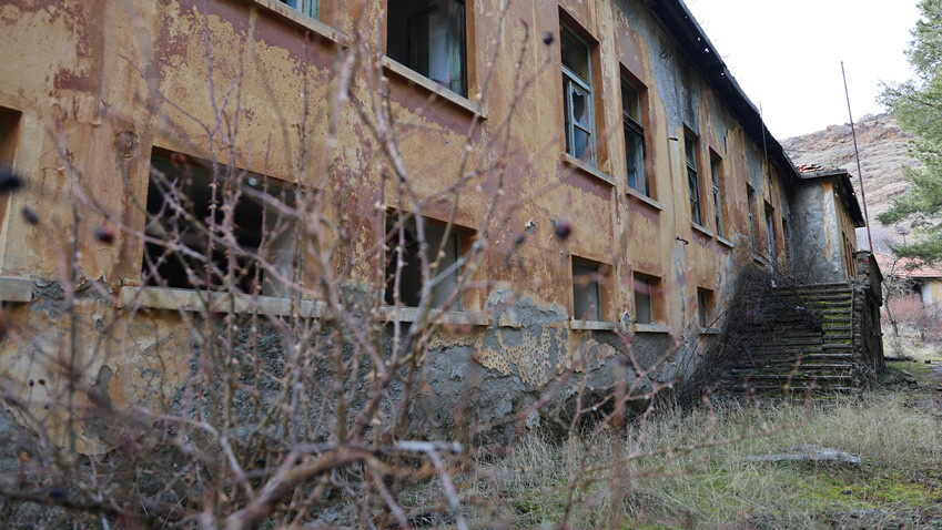 2 bin kişi birden terk etti! Türkiye'nin 'küçük Paris'iydi, şimdilerde adeta Çernobil 2 bin kişi birden terk etti! Türkiye'nin 'küçük Paris'iydi, şimdilerde adeta Çernobil