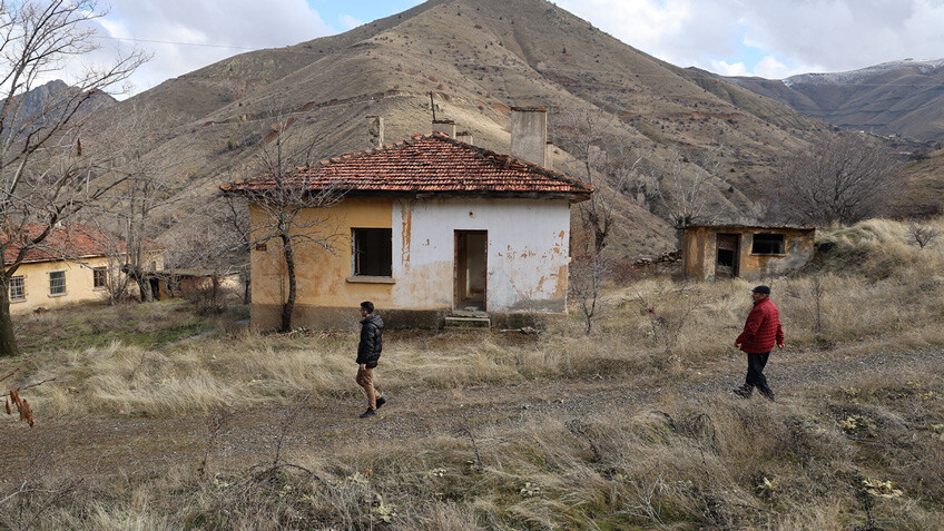 2 bin kişi birden terk etti! Türkiye'nin 'küçük Paris'iydi, şimdilerde adeta Çernobil 2 bin kişi birden terk etti! Türkiye'nin 'küçük Paris'iydi, şimdilerde adeta Çernobil