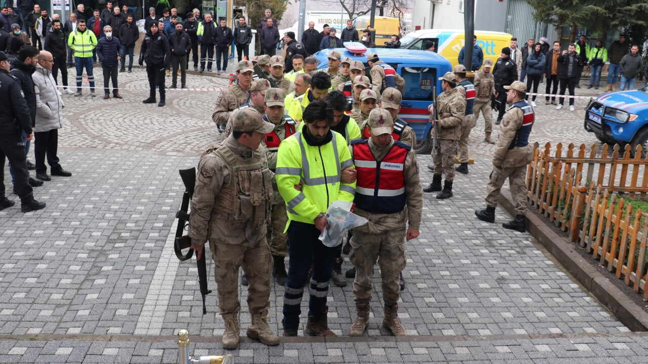 Bakan Bayraktar maden sahasında: Kayıp işçilerin 3'ü bir, 6'sı başka lokasyonda